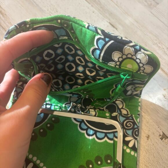 Vera Bradley Green Cupcake Bifold Wallet Blue Paisley Cotton with ID Window - Picture 3 of 7